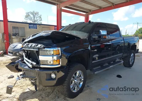 2018 Chevrolet Silverado 2500Hd High Country z USA, uszkodzony, nr VIN 1GC1KXEY2JF201855